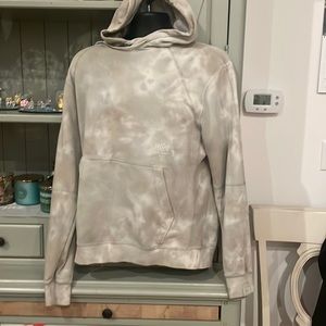 NIKE tye die hoodie w/ front pockets. Size med